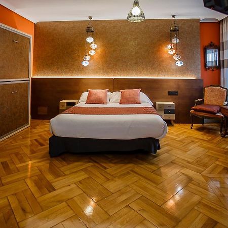 Hostal Rodas Pamplona Esterno foto