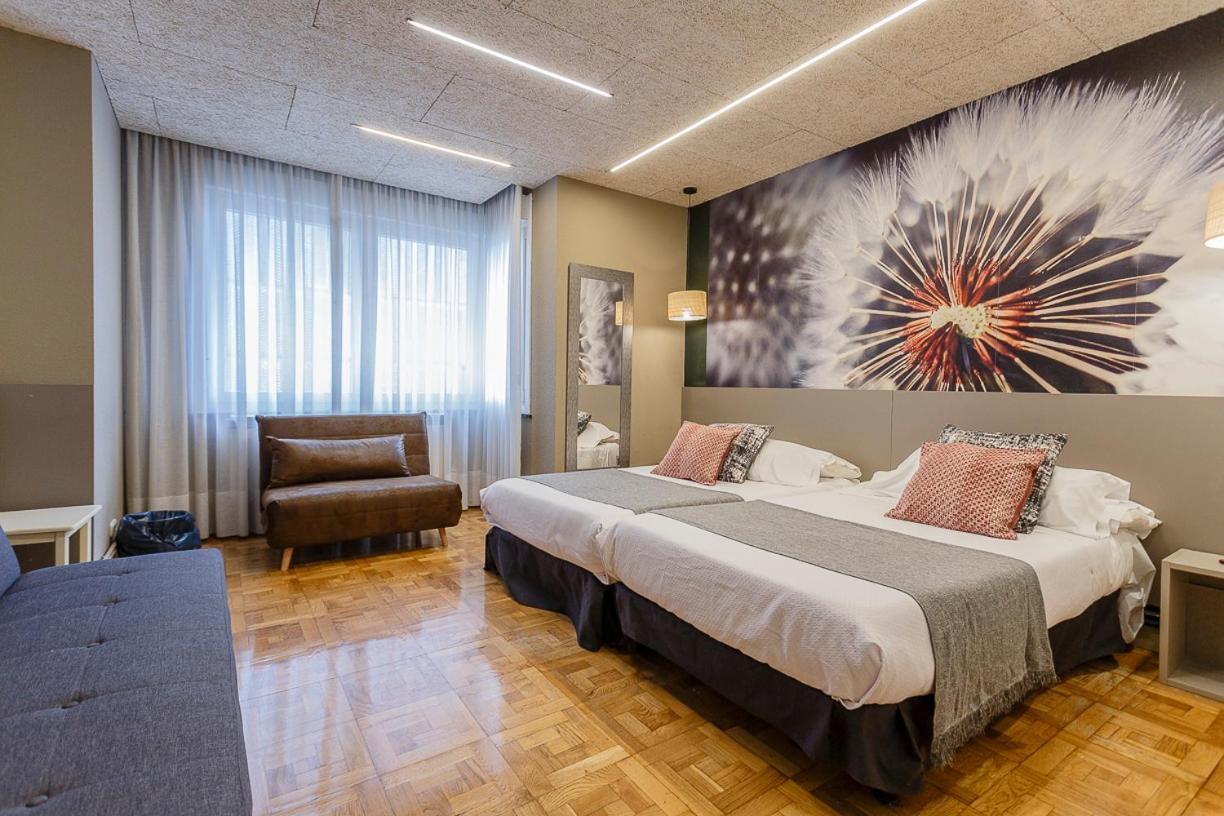 Hostal Rodas Pamplona Esterno foto