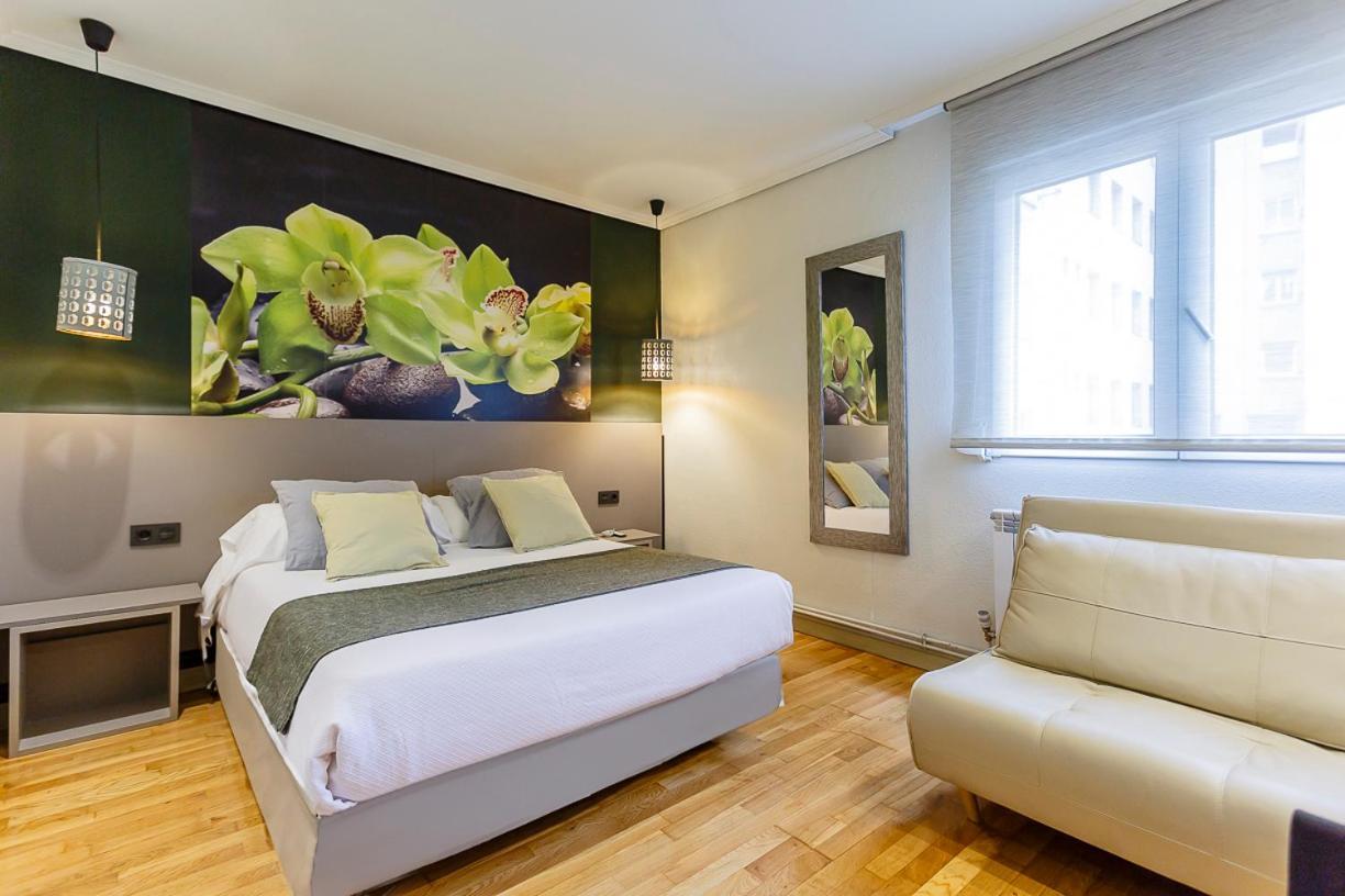 Hostal Rodas Pamplona Esterno foto