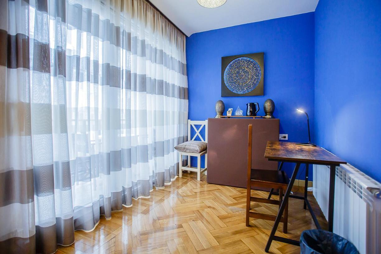 Hostal Rodas Pamplona Esterno foto