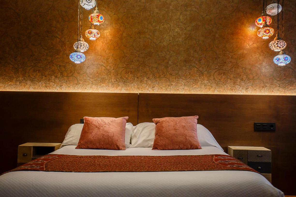 Hostal Rodas Pamplona Esterno foto
