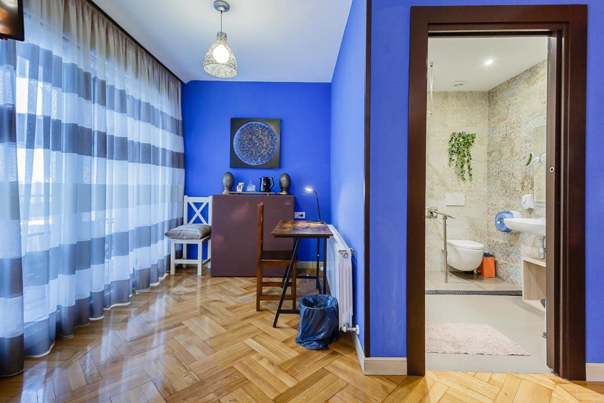 Hostal Rodas Pamplona Esterno foto