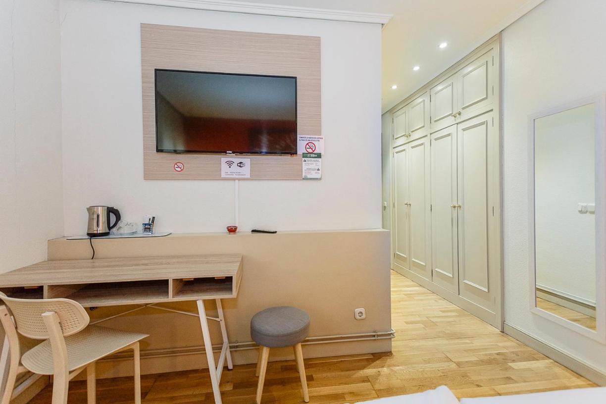 Hostal Rodas Pamplona Esterno foto
