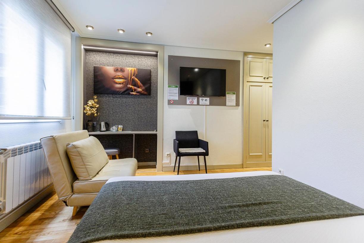 Hostal Rodas Pamplona Esterno foto