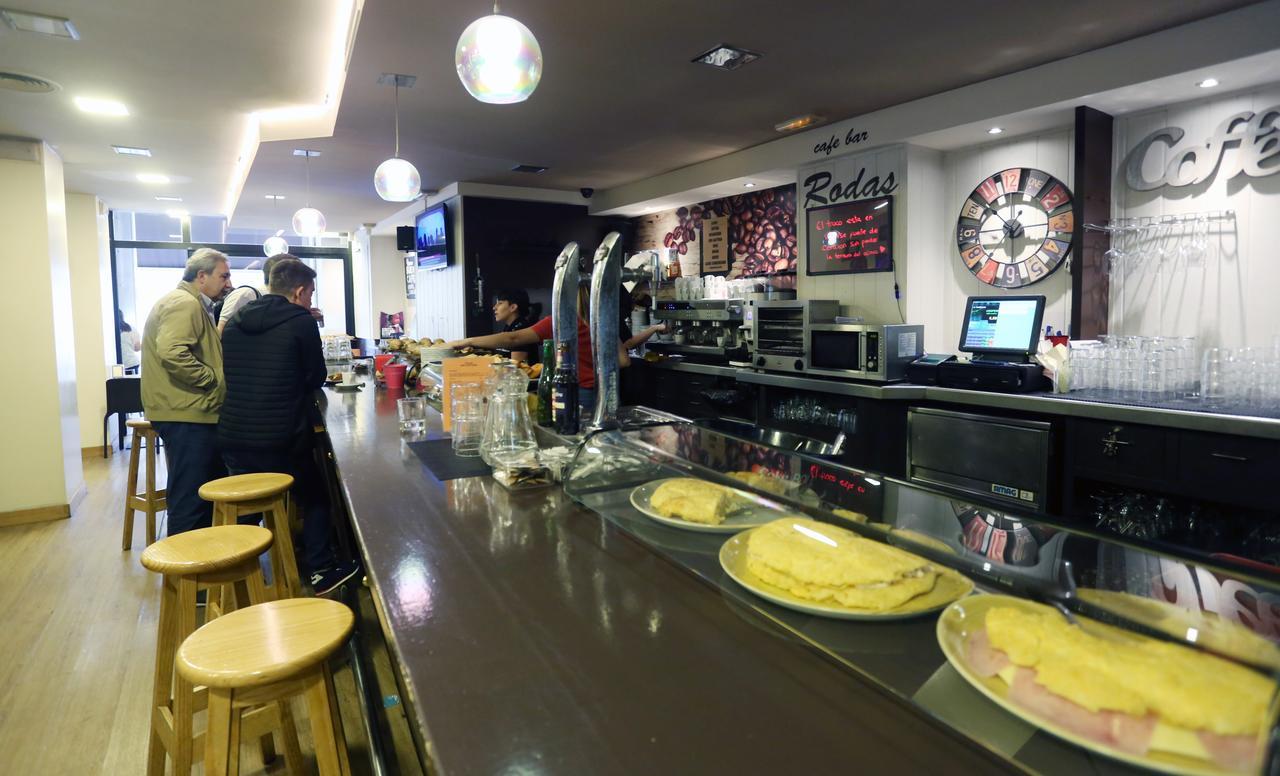 Hostal Rodas Pamplona Esterno foto
